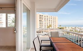 Amplio Con Vistas Al Mar Y Piscina En Benalmadena