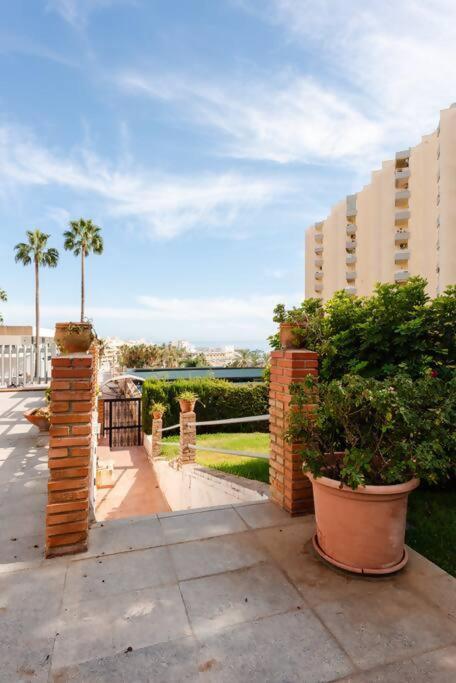 Apartamento Amplio Con Vistas Al Mar Y Piscina En Benalmádena Exterior foto