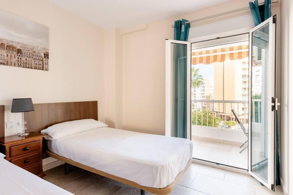 Apartamento Amplio Con Vistas Al Mar Y Piscina En Benalmádena Exterior foto