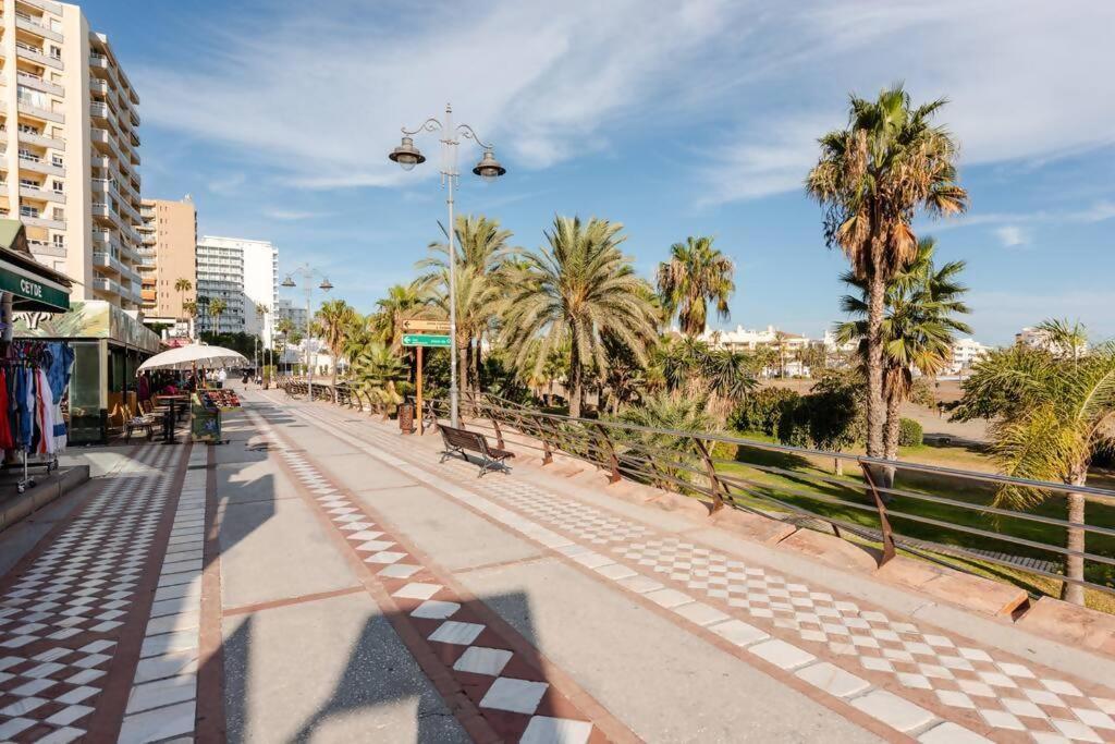 Apartamento Amplio Con Vistas Al Mar Y Piscina En Benalmádena Exterior foto